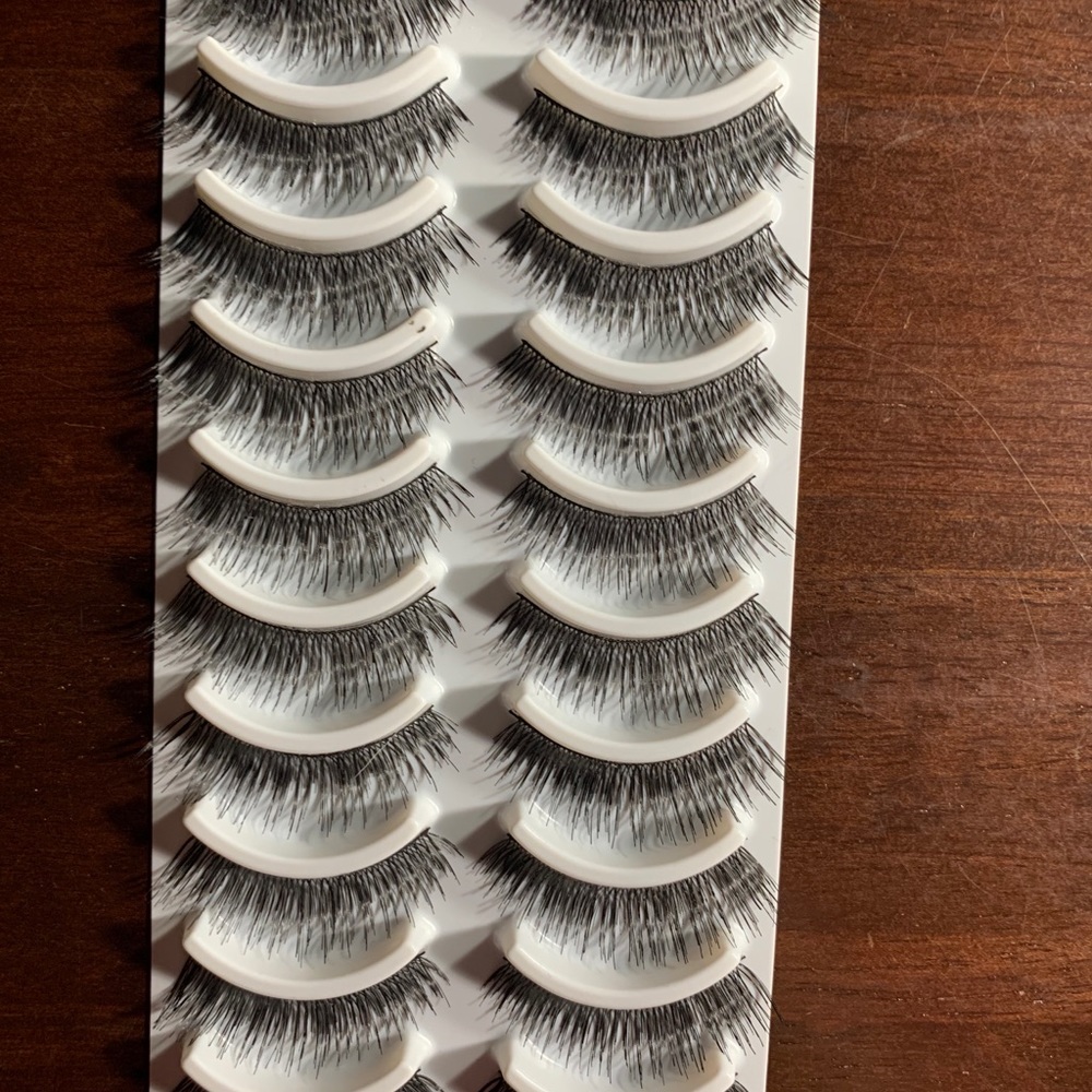 False lashes - Picture 7 of 10